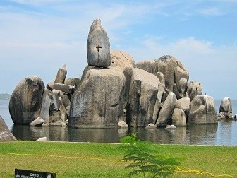 Bismarck Rocks Mwanza - Mwanza city Tour - Explore tanzania